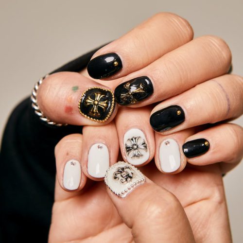 Paznokcie nudziaki z czarnym – elegancja i styl