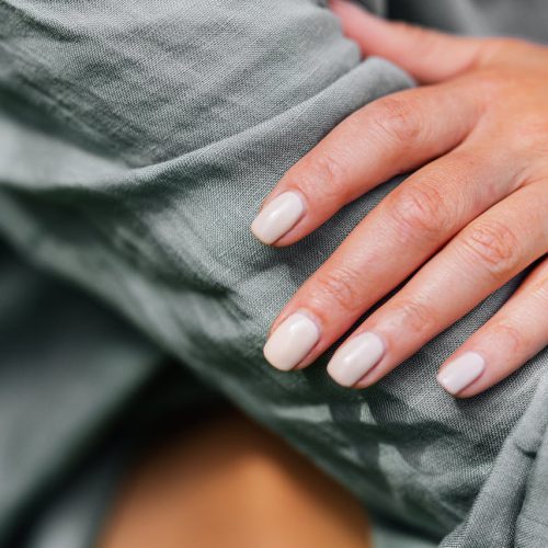 Paznokcie na komers – zdobywaj uwagę na szkolnym balu!