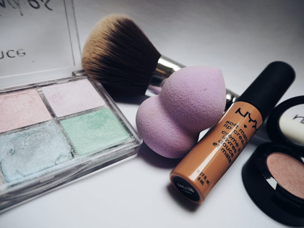 revlon colorstay odcienie żółte