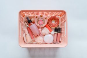 box z kosmetykami